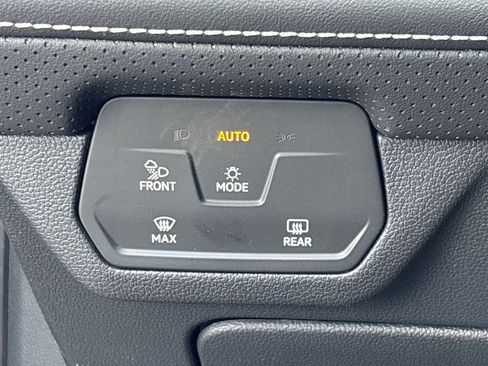 New 2026 Volkswagen Atlas SE FWD image 28