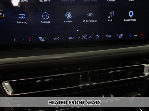 Used 2025 Chevrolet Traverse LT AWD/4WD image 6