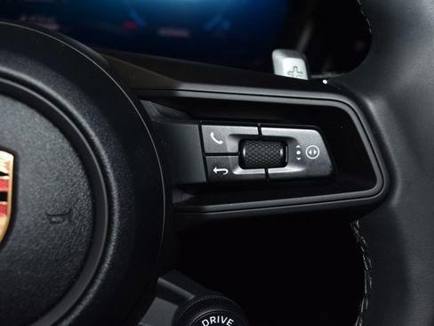 Certified 2025 Porsche Cayenne image 13