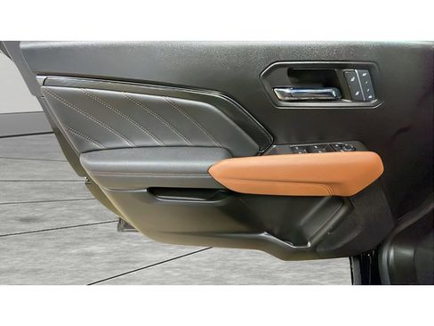 Used 2023 GMC Canyon AT4 w/ AT4 Premium Package image 9