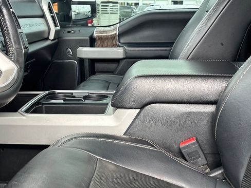 Used 2019 Ford F350 Lariat image 10
