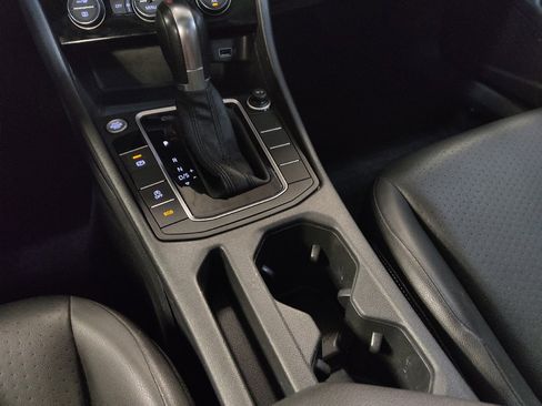 Used 2019 Volkswagen Jetta SE w/ Cold Weather Package FWD image 26