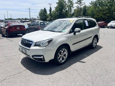 Used 2018 Subaru Forester 2.5i Touring AWD/4WD image 4