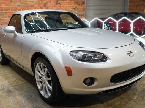 Used 2007 MAZDA MX-5 Miata Grand Touring w/ Premium Pkg RWD image 25