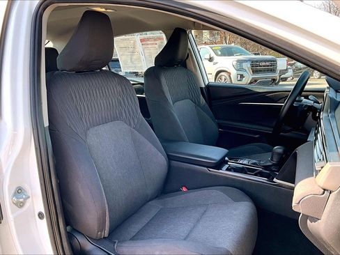 Used 2025 Toyota Camry LE image 7