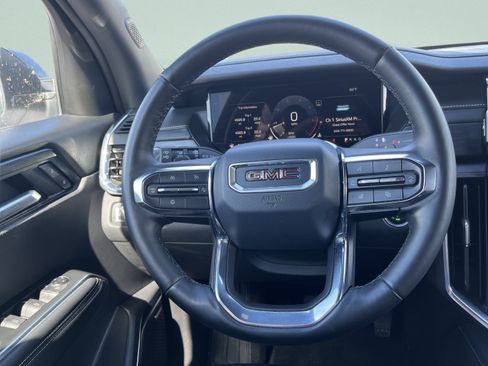 Used 2025 GMC Acadia Elevation w/ Elevation Premium Package AWD/4WD image 26