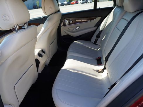 Used 2017 Mercedes-Benz E 300 image 20