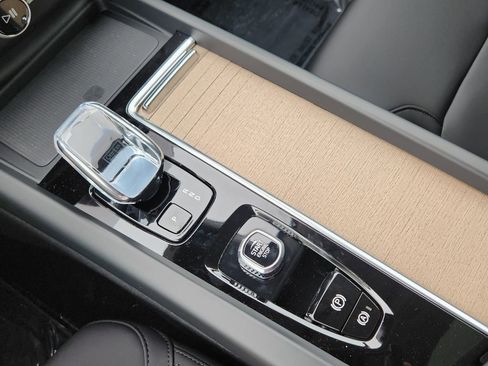 New 2026 Volvo XC60 B5 Core image 10