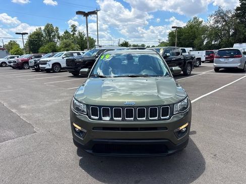 Used 2019 Jeep Compass Latitude w/ Cold Weather Group AWD/4WD image 5