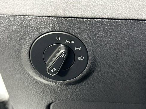 Used 2022 Volkswagen Taos SE image 21