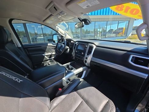 Used 2018 Nissan Titan PRO-4X AWD/4WD image 18