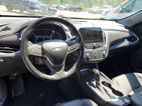 Used 2016 Chevrolet Malibu LT w/ Leather Package FWD image 14