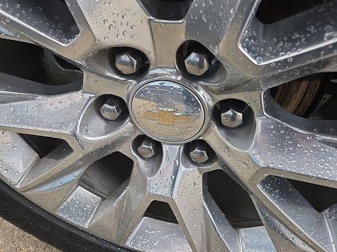 Used 2024 Chevrolet Tahoe Premier AWD/4WD image 27