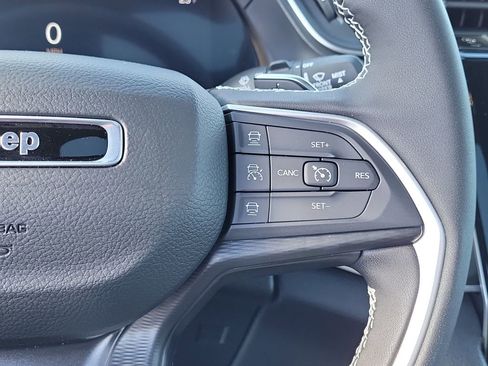 New 2025 Jeep Grand Cherokee Laredo X w/ Luxury Tech Group I image 26