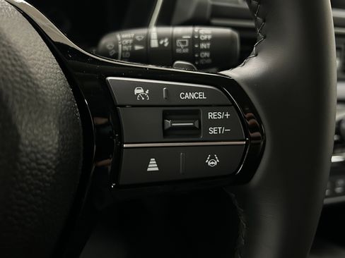 New 2025 Honda Pilot Touring image 14