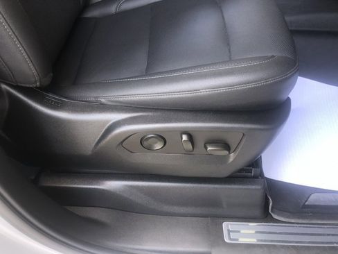 Used 2022 GMC Sierra 1500 SLT image 31