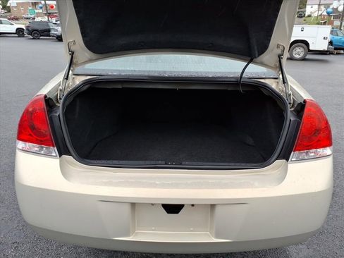 Used 2010 Chevrolet Impala LS image 14