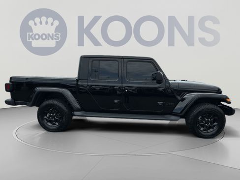 Used 2023 Jeep Gladiator Overland AWD/4WD image 17