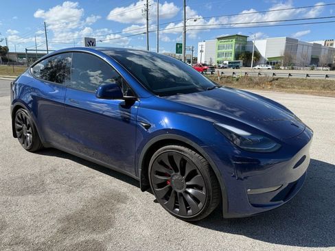 Used 2023 Tesla Model Y Performance image 3