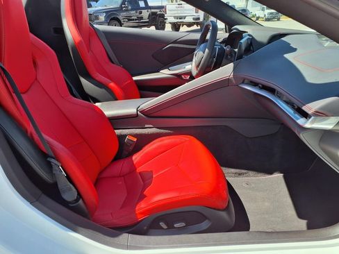 Used 2024 Chevrolet Corvette Stingray Convertible w/ Z51 Performance Package RWD image 12