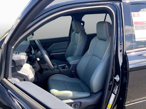Certified 2025 Toyota 4Runner Trailhunter AWD/4WD image 8