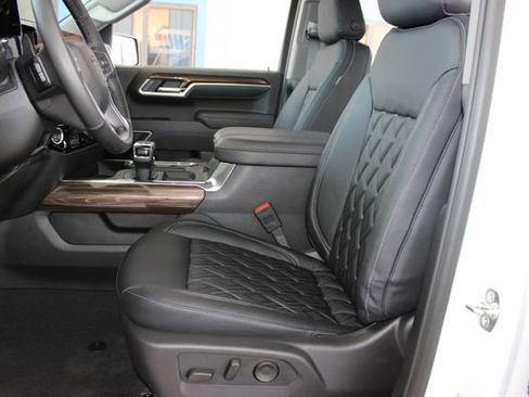 Used 2025 Chevrolet Silverado 1500 RST AWD/4WD image 23