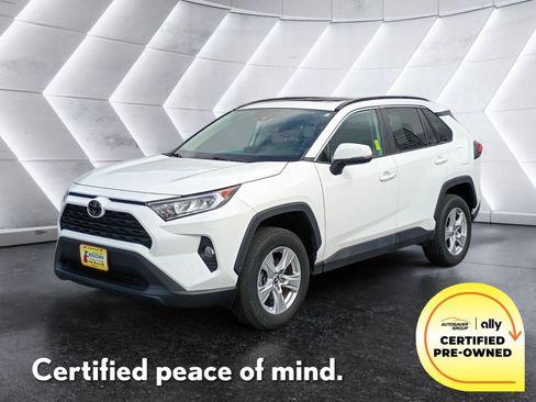 Used 2019 Toyota RAV4 XLE AWD/4WD image 1