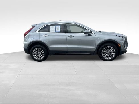 Used 2024 Cadillac XT4 Premium Luxury image 8