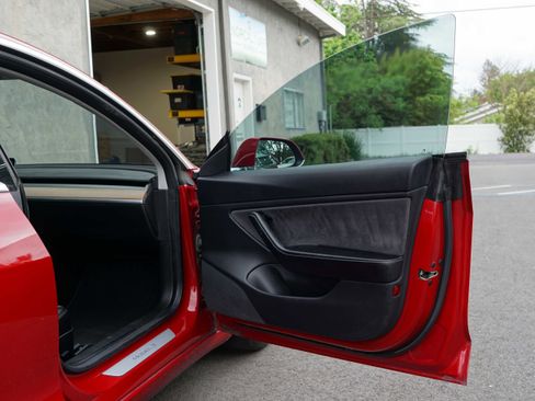 Used 2018 Tesla Model 3 Long Range image 29