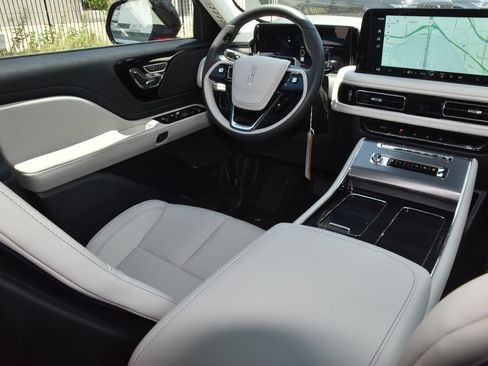 New 2026 Lincoln Aviator 2WD image 16
