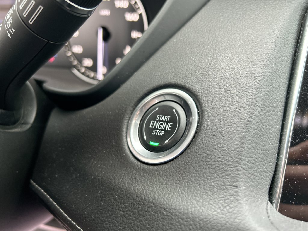 Used 2019 Cadillac XT4 Premium Luxury AWD/4WD image 19