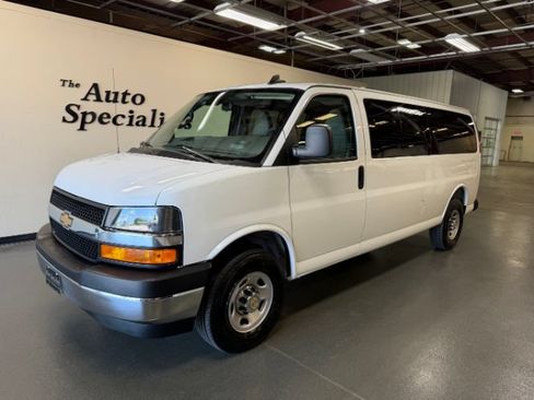 Used 2025 Chevrolet Express 3500 LT w/ LT Preferred Equipment Group RWD image 1