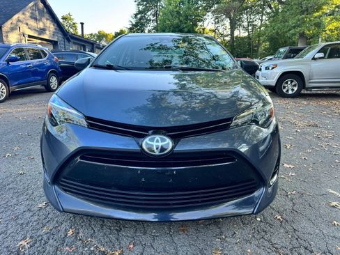 Used 2018 Toyota Corolla LE FWD image 2