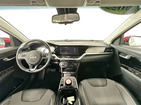 Used 2022 Kia Niro EX w/ Cold Weather Package image 4
