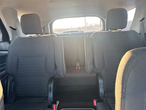 Used 2021 Ford Explorer XLT image 30