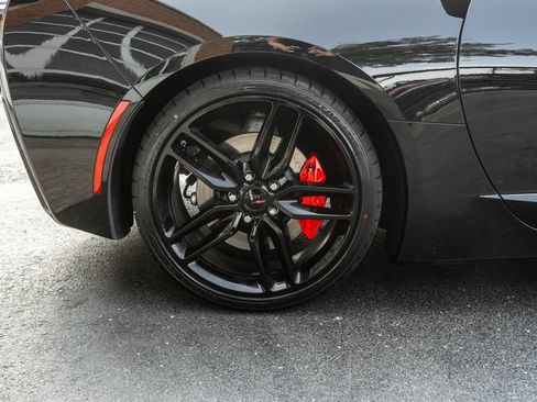 Used 2019 Chevrolet Corvette Stingray Coupe w/ 1LT RWD image 25