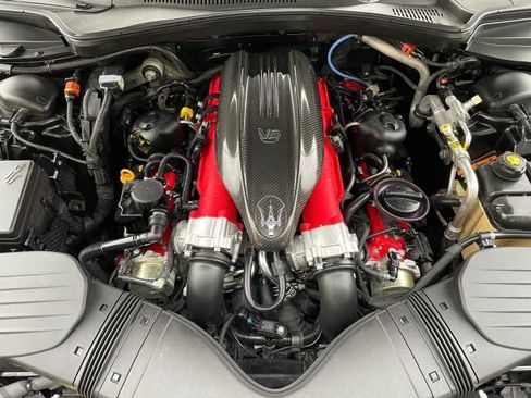 Used 2022 Maserati Quattroporte Trofeo image 6