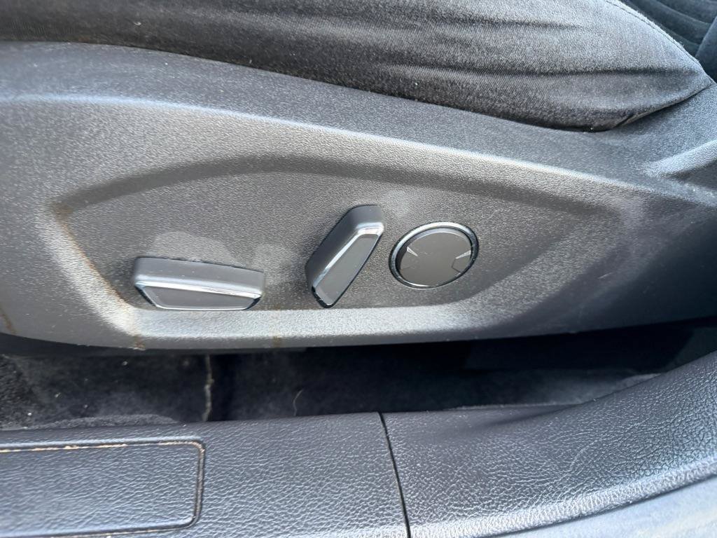 Used 2016 Ford Fusion SE FWD image 24