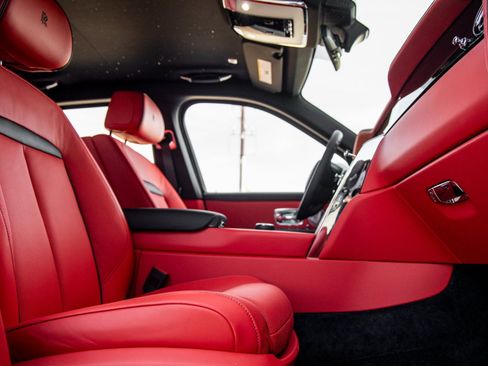 New 2026 Rolls-Royce Cullinan image 47