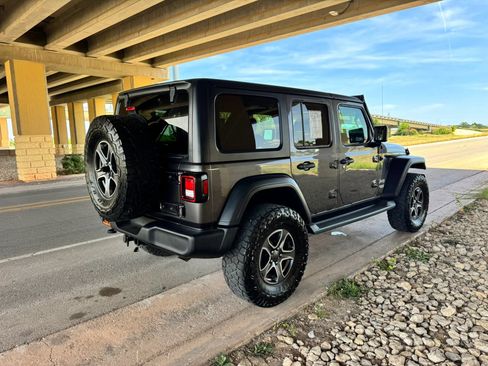 Used 2018 Jeep Wrangler Unlimited Sport S AWD/4WD image 3