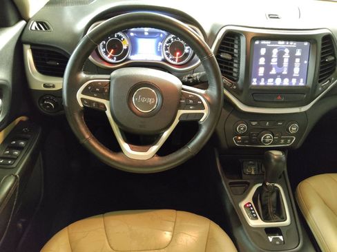Used 2016 Jeep Cherokee Limited FWD image 22