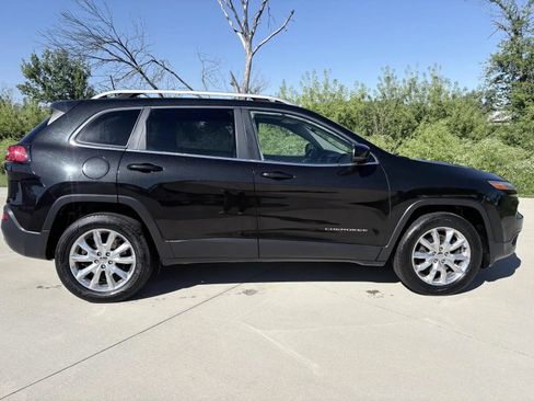 Used 2016 Jeep Cherokee Limited AWD/4WD image 4