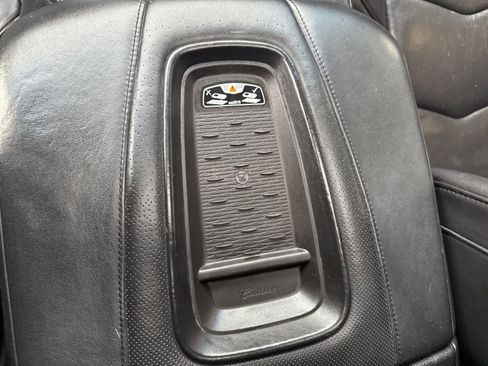 Used 2017 Cadillac Escalade ESV Platinum image 32