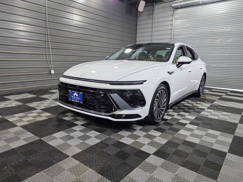 Used 2025 Hyundai Sonata Limited FWD image 49