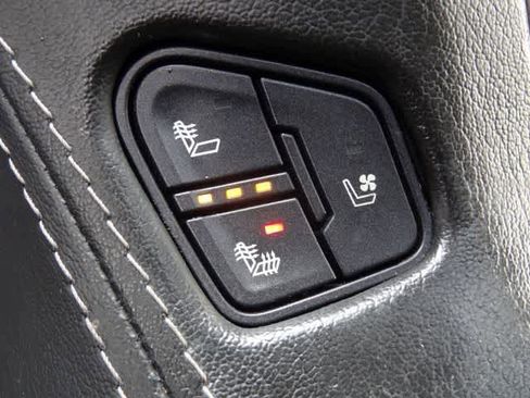 Used 2020 GMC Yukon SLT image 37