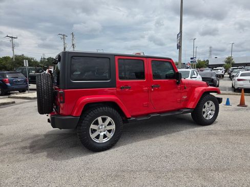 Used 2018 Jeep Wrangler Unlimited Sahara w/ Connectivity Group AWD/4WD image 14