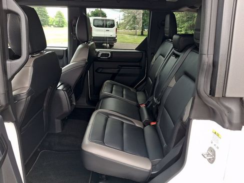 Used 2025 Ford Bronco Outer Banks AWD/4WD image 10