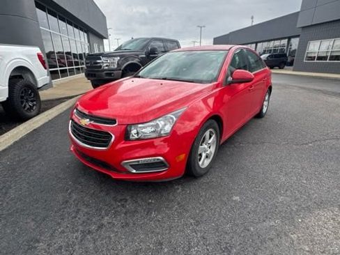 Used 2016 Chevrolet Cruze LT FWD image 2