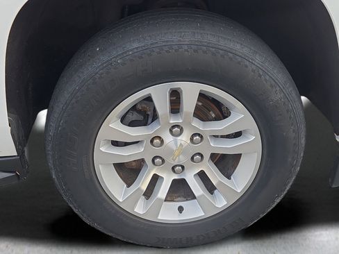 Used 2017 Chevrolet Tahoe LT image 4