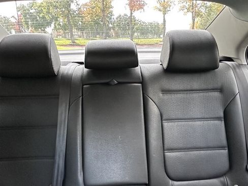 Used 2011 Volkswagen Jetta SE image 13